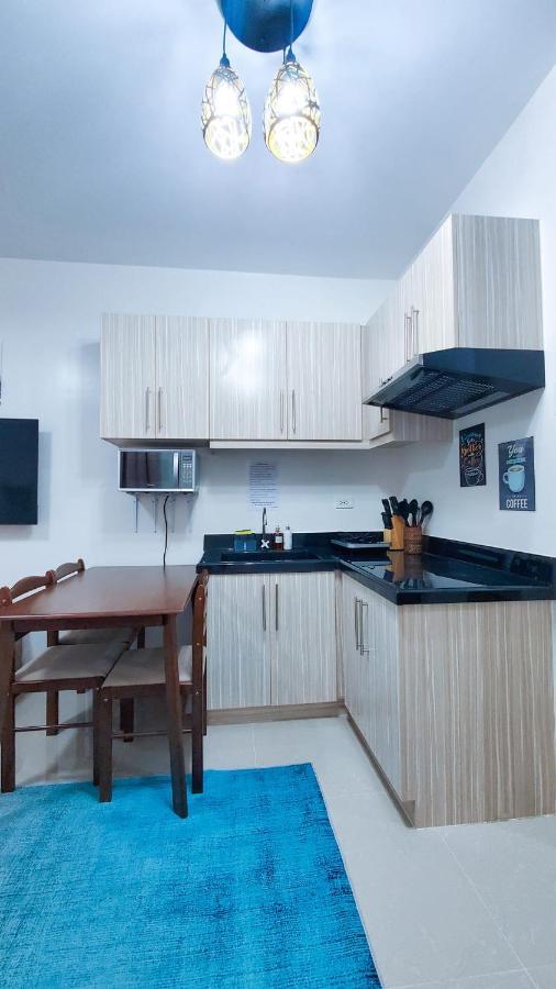 Homeist South Almond Drive Talisay  Exteriör bild