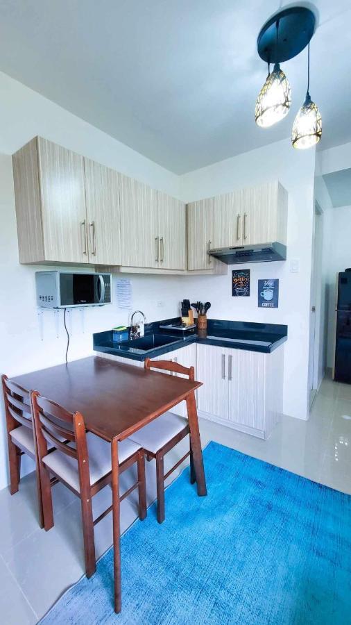 Homeist South Almond Drive Talisay  Exteriör bild